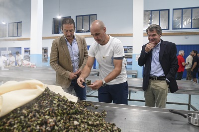 La Xunta destaca la importancia de la Festa do Percebe de Aguiño como escaparate para dar a conocer la calidad de los productos del mar