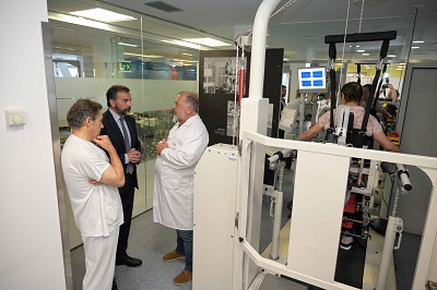 La Xunta invierte más de 770.000 euros en la robotización de la unidad de lesionados medulares del CHUAC