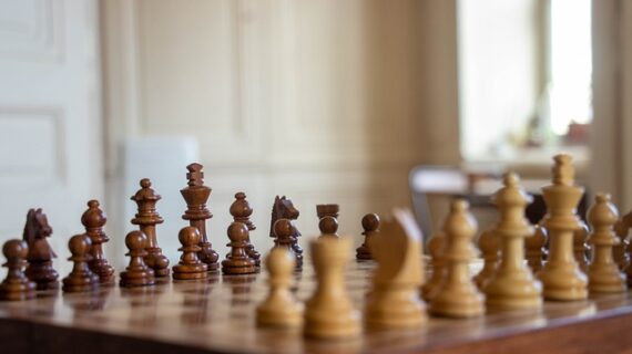 ¿Por qué contratar un chess coach para mejorar tu juego?