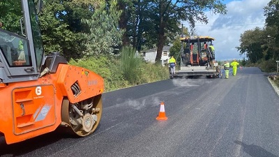 La Xunta inicia hoy la última parte de los trabajos de aglomerado de la 1ª fase de mejora de la carretera autonómica LU-231 entre Friol y Palas de Rei