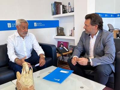Miranda analiza con Manuel Enríquez, presidente del Consejo de la Comunidad Española de la Bajada Santista, la situación de la colectividad en el Brasil