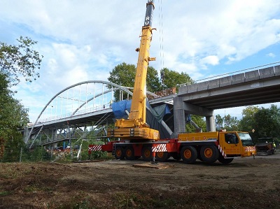La Xunta inicia el desmontage del tablero del puente de Ponte Arnelas, avanzando en los trabajos de retirada de la actual estructura metálica