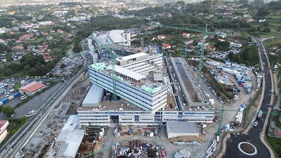 El avance en las obras del Nuevo Hospital Público de Pontevedra permitirán restablecer ya en noviembre la circulación en la avenida de Montecelo