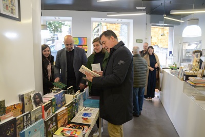 Román Rodríguez destaca el apoyo de la Xunta a las librerías a través del Plan de Impulso al Libro Gallego