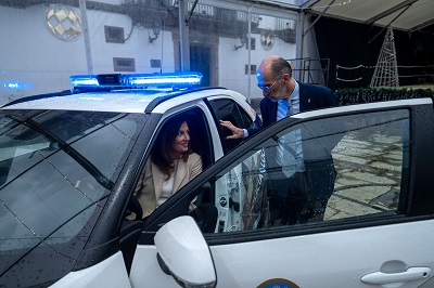 La Xunta colabora en la adquisición de un vehículo híbrido para la Policía Local de Baiona con una aportación de 30.000