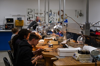 La Xunta impulsa seis cursos de formación para potenciar el relevo generacional en los oficios artesanales