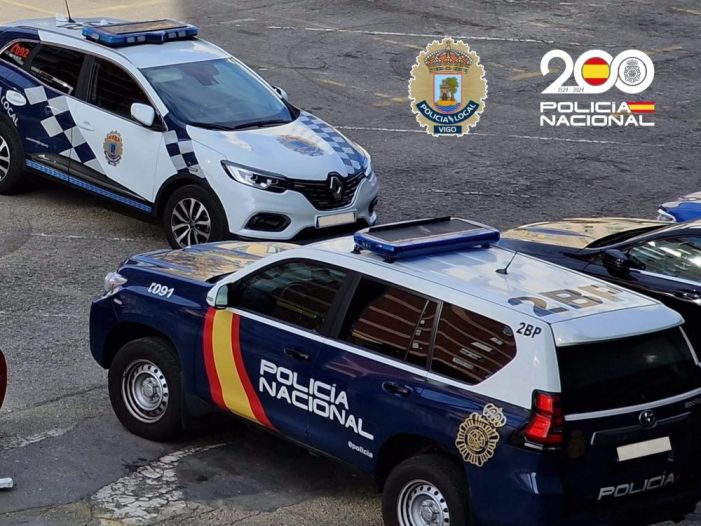 Agentes de la Policía Nacional y Policía Local detienen conjuntamente al autor de dos robos con violencia en la vía pública