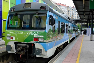 El tren de la Ruta de la camelia abre en marzo la nueva temporada de Trenes turísticos de Galicia