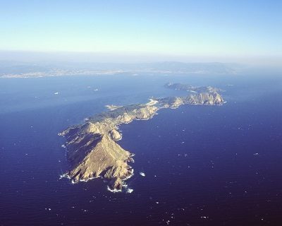 Una guía divulgativa recopila por primera vez las 230 especies de líquenes existentes en el Parque nacional de las Illas Atlánticas de Galicia