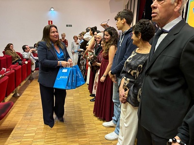 La delegada de la Xunta en Vigo acompaña a tres matrimonios de Valladares en la celebración de sus bodas de oro