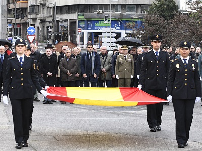 El delegado territorial de la Xunta en Ourense asiste al acto de izado de la Bandera Nacional en conmemoración del 200º Aniversario de la creación de la Policía Nacional