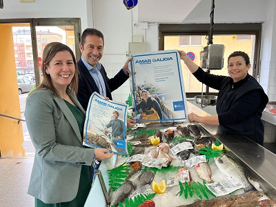 Alfonso Villares difunde en Cervo la campaña AMAR GALICIA que promociona la calidad, sabor y variedad del pescado y mariscos gallegos