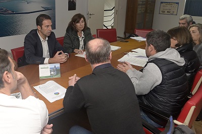 La Consellería do Mar apoya las demandas de la asistencia técnica de la cofradía coruñesa para que la sementera de la ría del Burgo se realice con todas las garantías