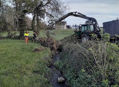 La Xunta ejecuta actuaciones de conservación y limpieza en los tramos interurbanos del arroyo Vilar, en Ribadeo