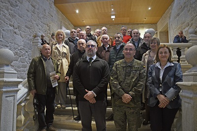 Rivo visita la exposición sobre el Regimiento Zamora 8 en el 80 aniversario de su llegada a Ourense