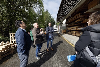 La Xunta y la Universidad de Santiago colaboran para seguir potenciando el uso de la madera de castaño en la construcción