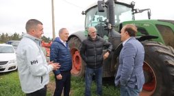 La Xunta destina cerca de 600.000 euros para compra de maquinaria agrícola de las cooperativas de Lalín