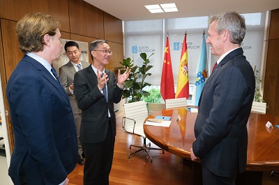 Rueda evalúa con el embajador de la China nuevas oportunidades de negocio para las empresas gallegas