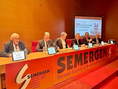 Gómez Caamaño destaca la estrategia para la atención a las personas en situación de cronicidad para afrontar uno de los mayores retos de la asistencia sanitaria gallega