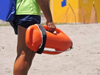 La Xunta financiará la contratación de socorristas para garantizar este verano la seguridad en playas y piscinas