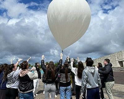 Seis centros gallegos lanzan la cápsula estratosférica Marumasat VI para medir la velocidad del sonido