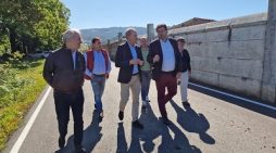 El delegado territorial en Pontevedra visita el resultado de las obras de mejora del camino Do Pazo a Coirón financiadas por el plan marco de la Consellería do Medio Rural