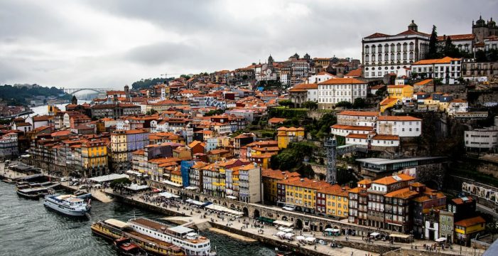 Descubre Oporto: 5 Razones Irresistibles para Escapar desde Vigo