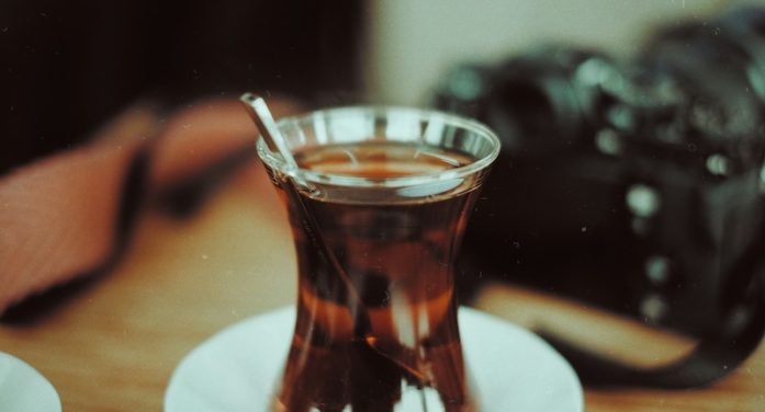 El auge del té como alternativa saludable al café: nuevas tendencias en consumo en España