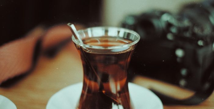 El auge del té como alternativa saludable al café: nuevas tendencias en consumo en España